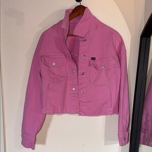 Wrangler Women's Vibrant Pink cropped Jean Jacket Medium